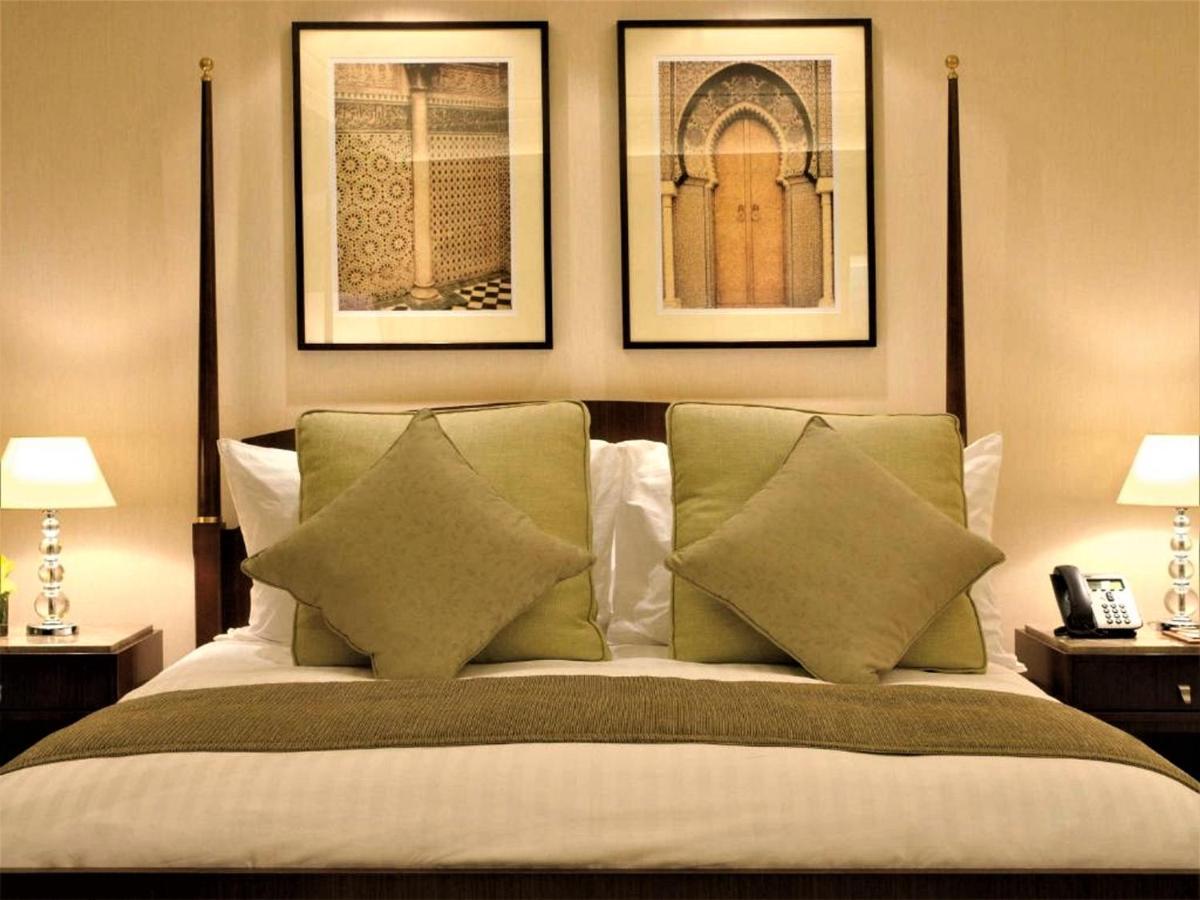 Mövenpick Hotel Al Khobar Exteriör bild A bedroom at the Taj Mahal Palace