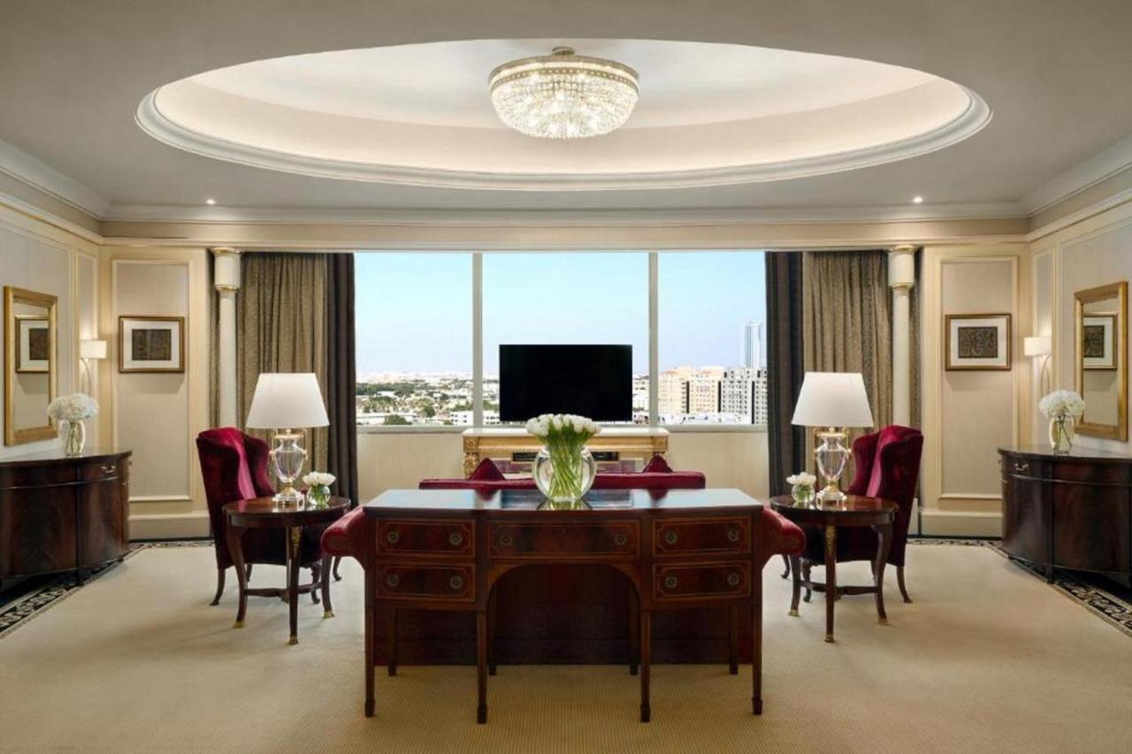 Mövenpick Hotel Al Khobar Exteriör bild A suite at the Four Seasons Hotel, Paris