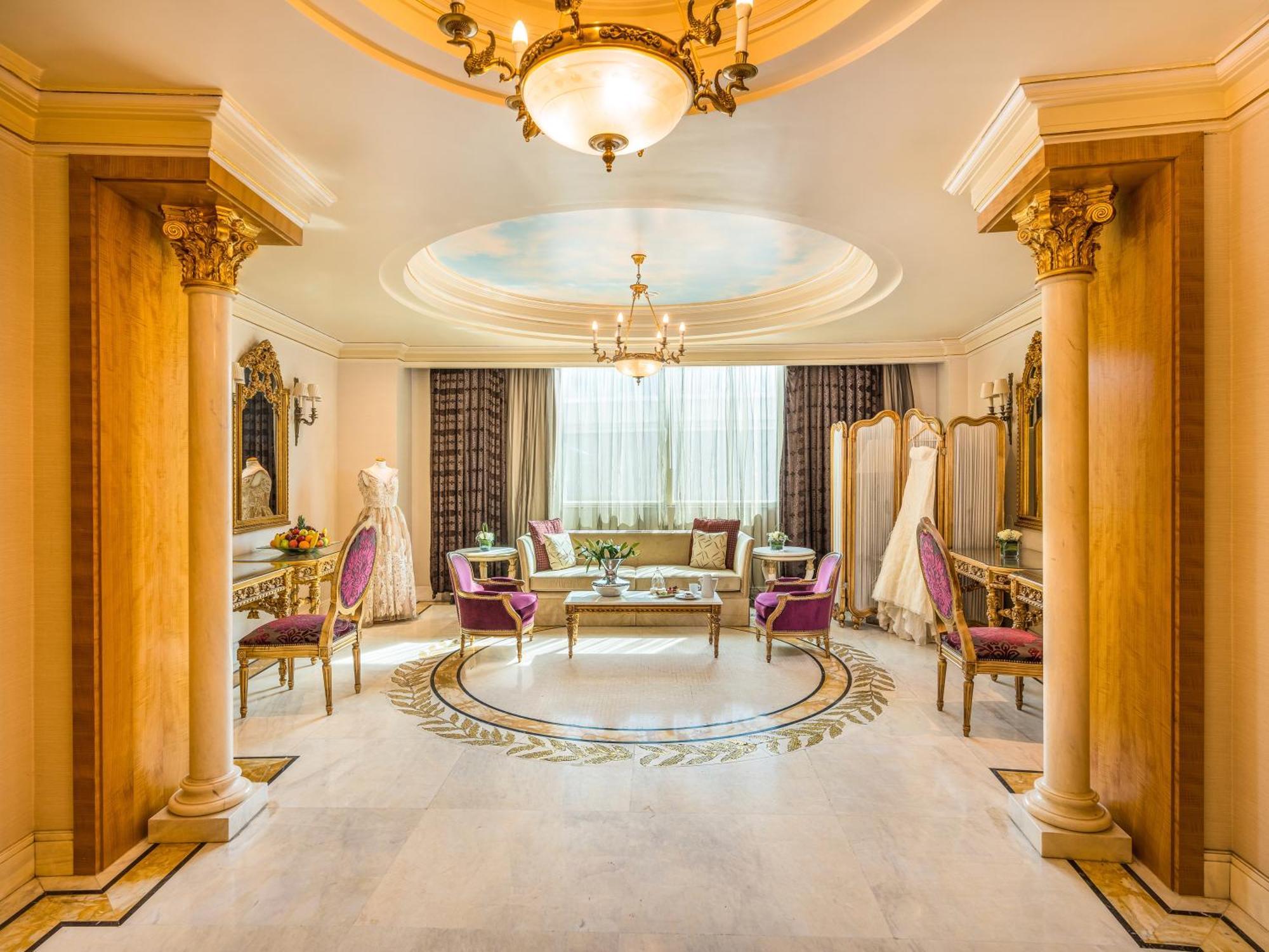 Mövenpick Hotel Al Khobar Exteriör bild The Royal Suite
