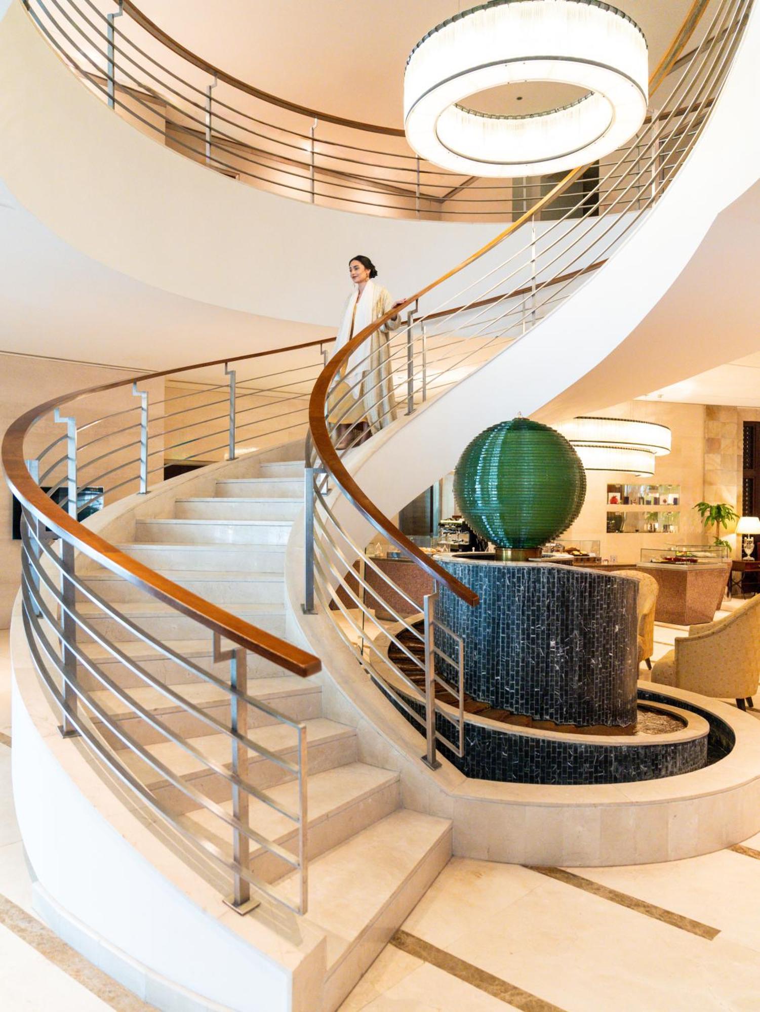 Mövenpick Hotel Al Khobar Exteriör bild The lobby of the hotel