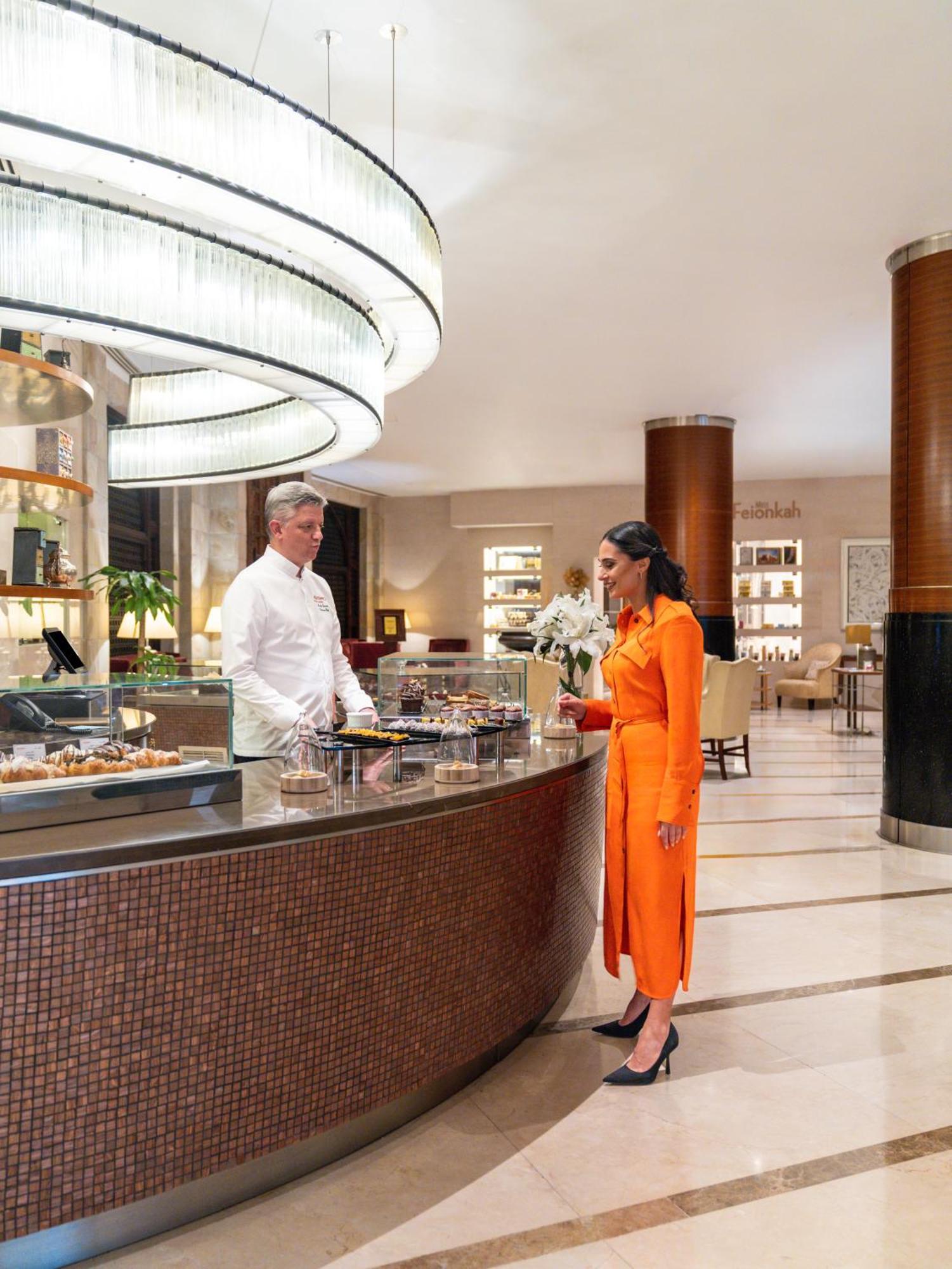 Mövenpick Hotel Al Khobar Exteriör bild The Lobby