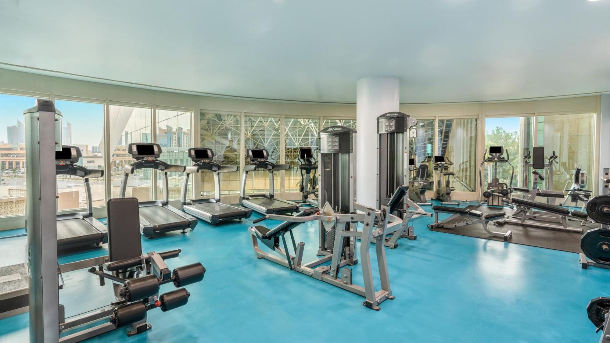 Mövenpick Hotel Al Khobar Exteriör bild The gym at the hotel
