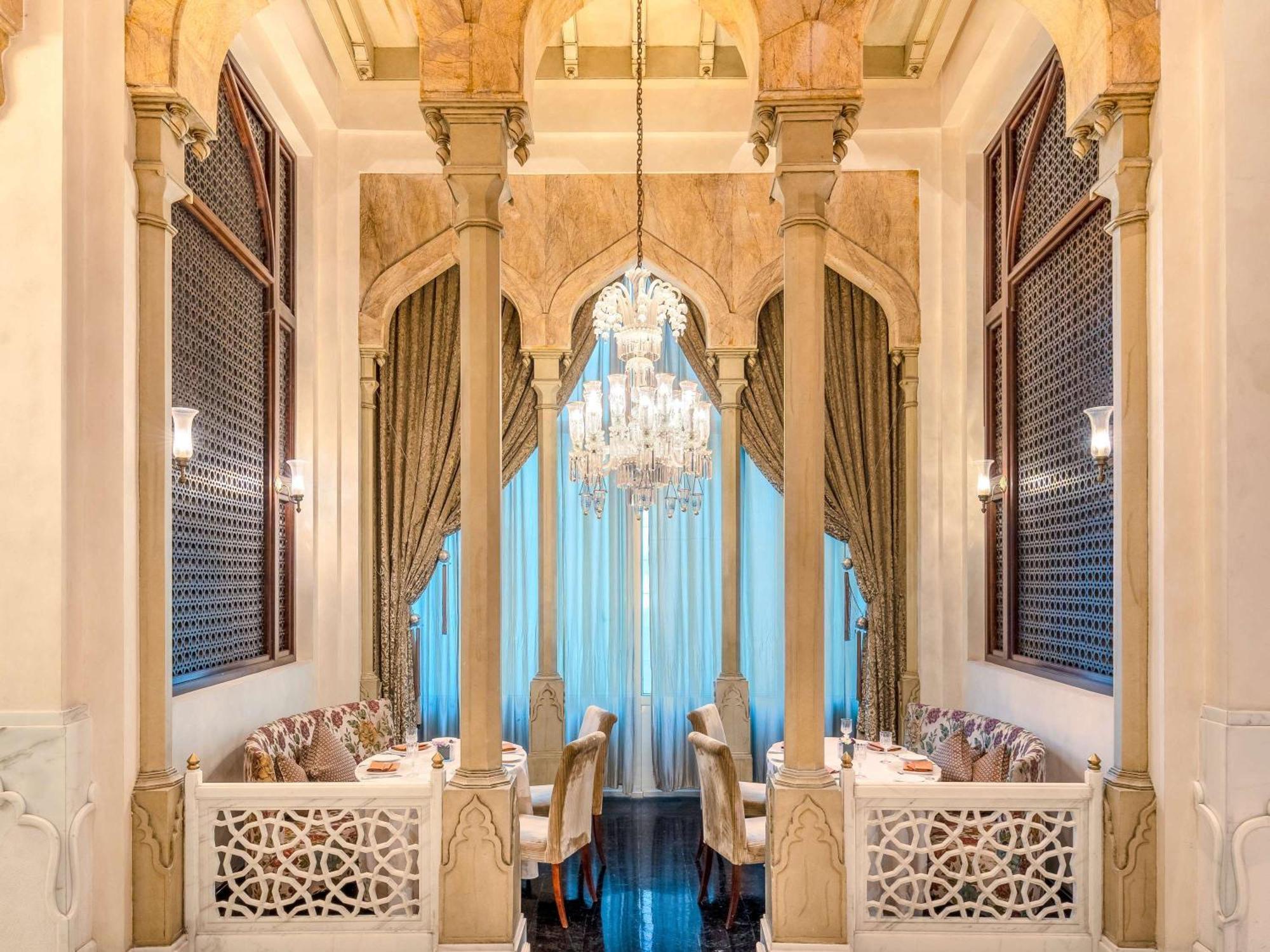 Mövenpick Hotel Al Khobar Exteriör bild The restaurant