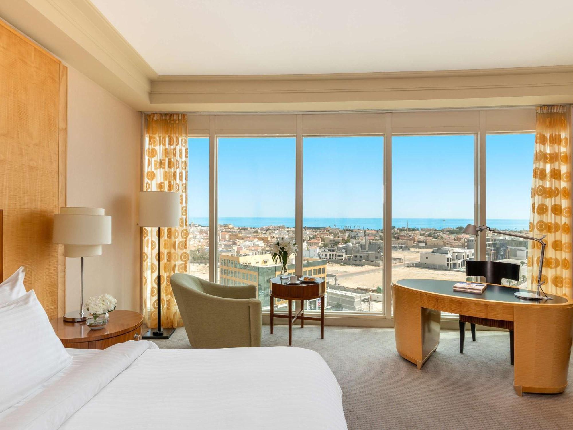 Mövenpick Hotel Al Khobar Exteriör bild Deluxe Room